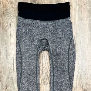 Lululemon WUNDER UNDER CROPPED LEGGING Size 4